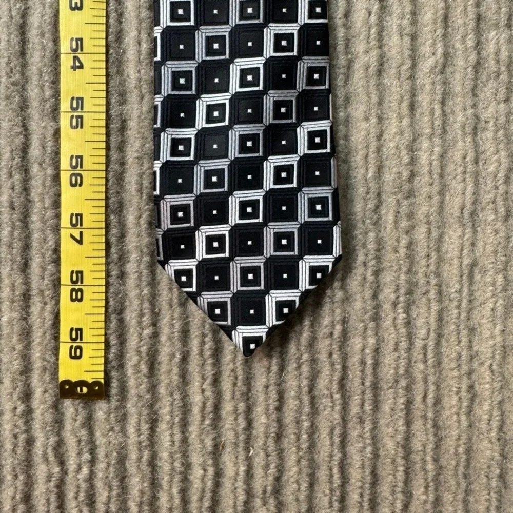 Bergamo New York Mens Geometric Square Pattern Tie Black White Silver Grey Woven